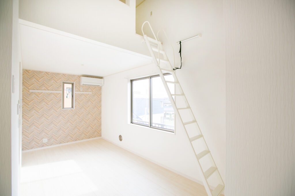 片流れ屋根の平屋にロフトを作るデメリットとその対策