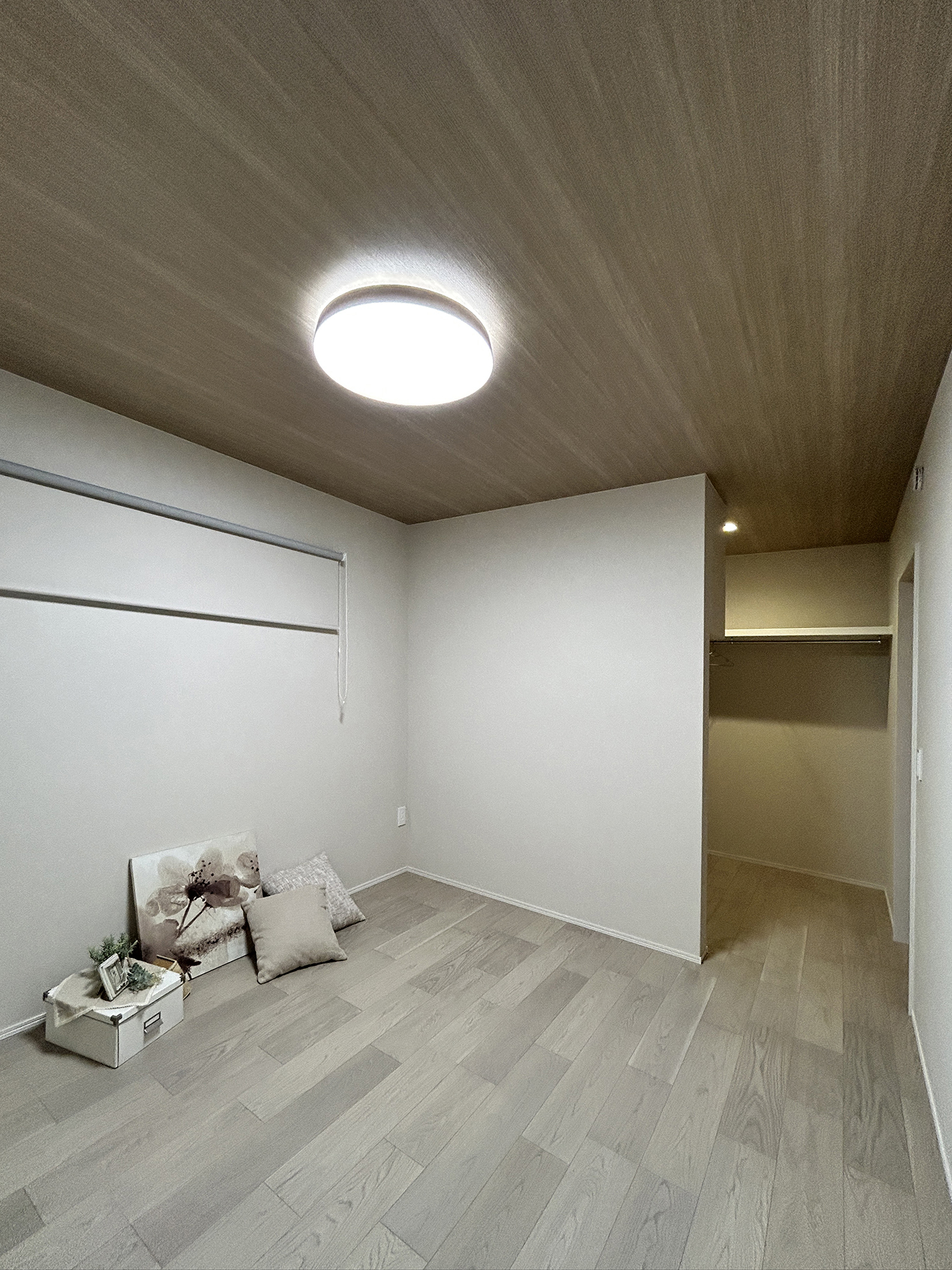 グレーで整えた、家族が心地よくつながる平屋の暮らし（群馬県太田市）