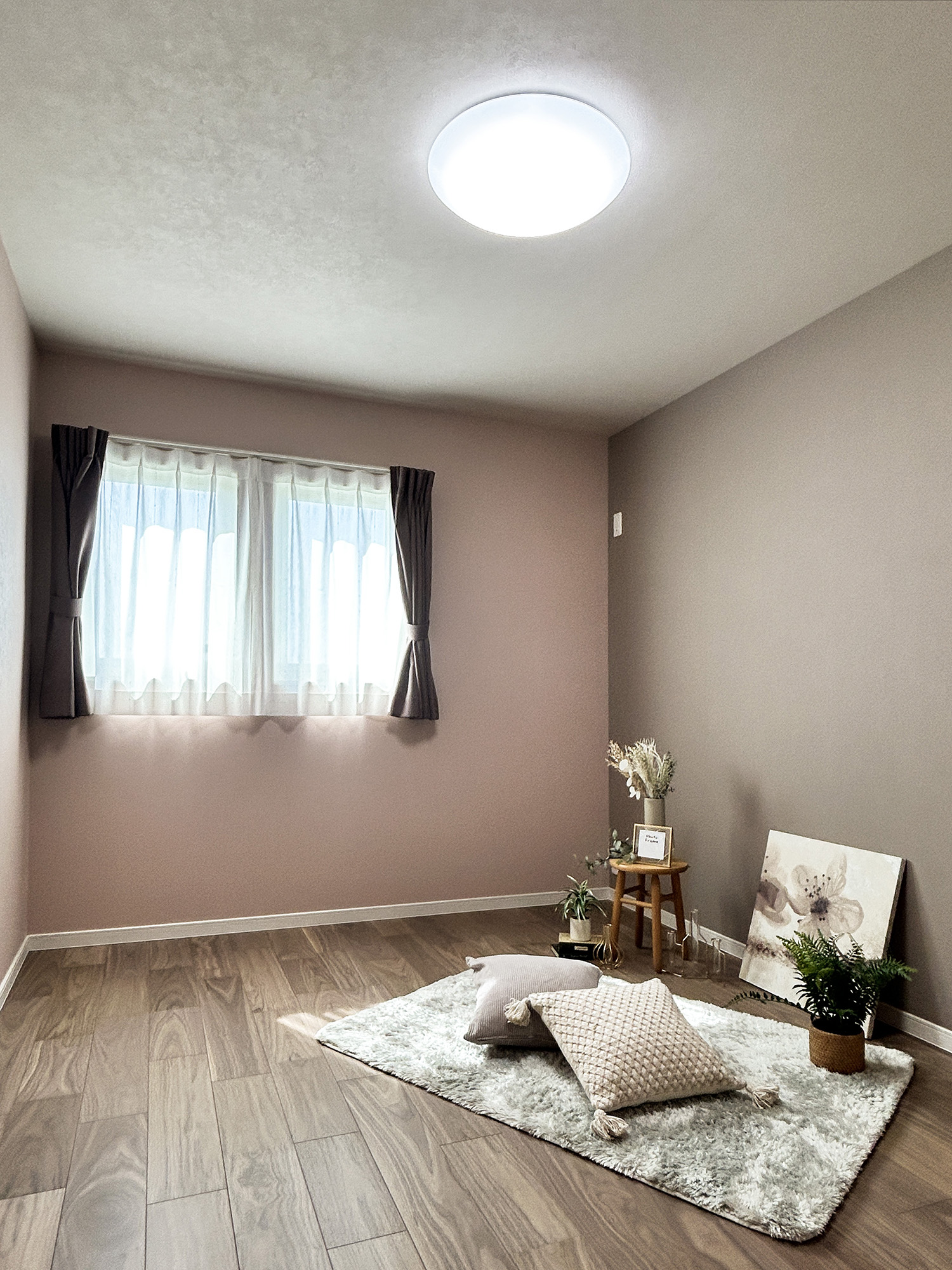 ご縁から生まれた、アーチと彩りのクロスが映えるやさしい平屋の住まい（群馬県前橋市）