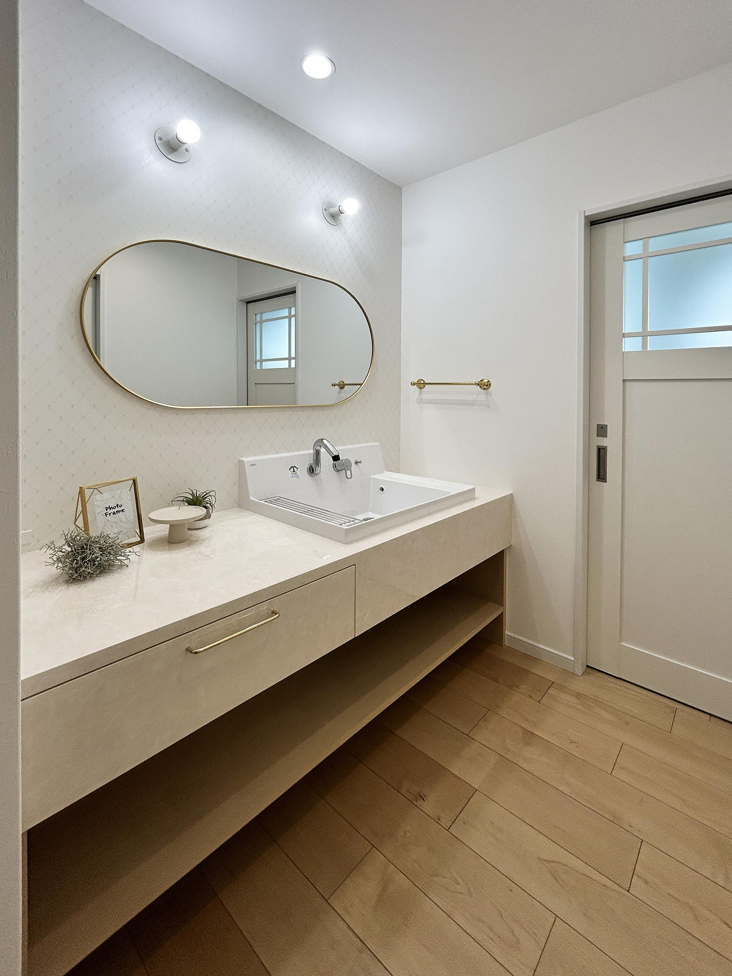 ご縁から生まれた、アーチと彩りのクロスが映えるやさしい平屋の住まい（群馬県前橋市）