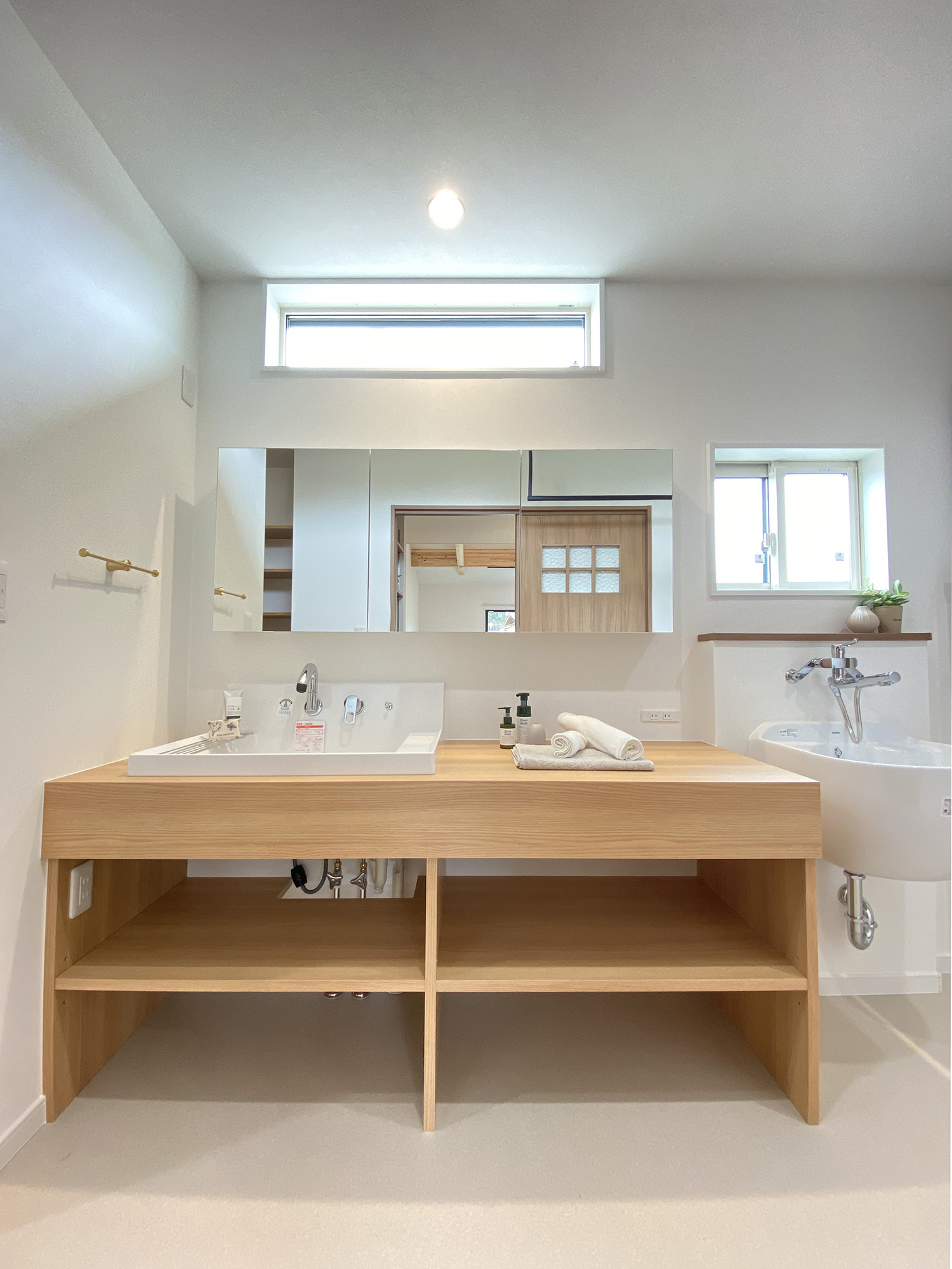 土間と薪ストーブが暮らしを彩る、木の温もりあふれる平屋（群馬県富岡市）
