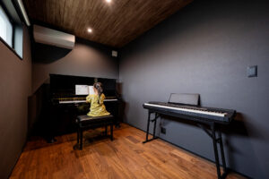 開放感と心地よさを楽しむ、大きな吹き抜けと中庭のある家（群馬県高崎市）